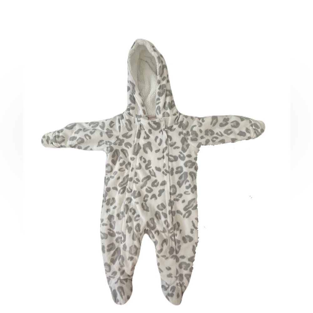 Cuddle Bear, Fleece Zip Up, Snow Leopard Snowsuit, Size 6 Months Baby Girl
